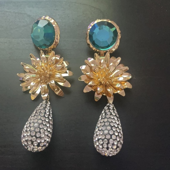 Zara Jewelry - Sunflower 🌻 earrings